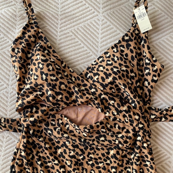 Aerie one piece leopard swimsuit - Picture 3 of 6